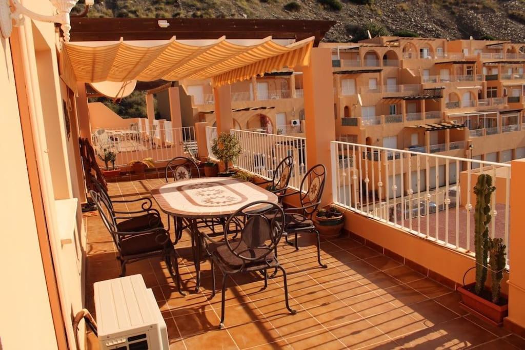 Апартаменты Great Sea View, Pool & Parking Мохакар Экстерьер фото